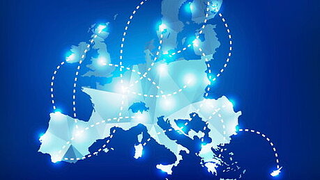 Grafik: Karte der Europäischen Union; in jedem Land sind leuchtende Punkte, über die die Mitgliedstaaten durch Linien verbunden werden (Bildquelle: bymandesigns/Shutterstock.com)